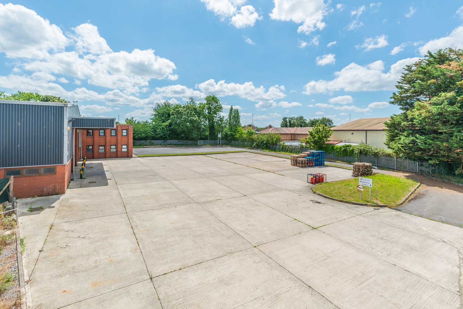 Unit X Stover Trading Estate Photo 4